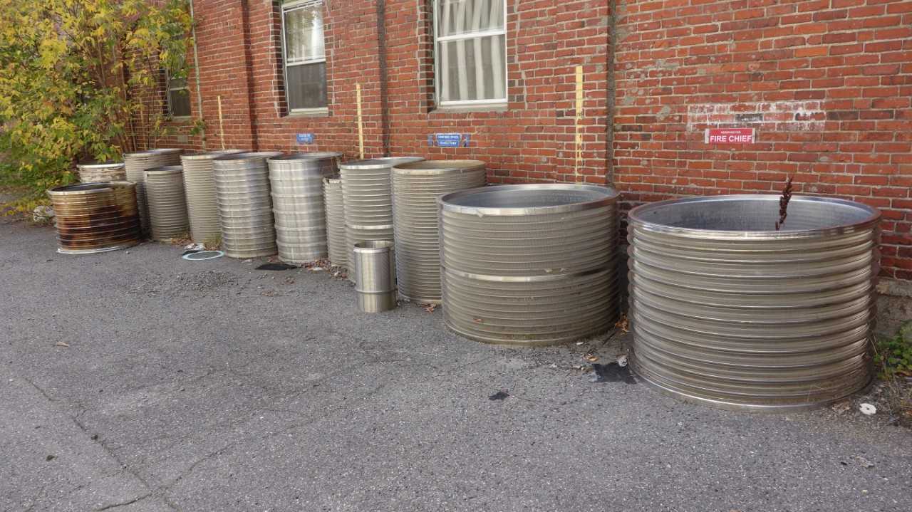 LOT OF 13 STAINLESS PRESSURE SCREEN BASKETS - INDUSTRIAL PARTS