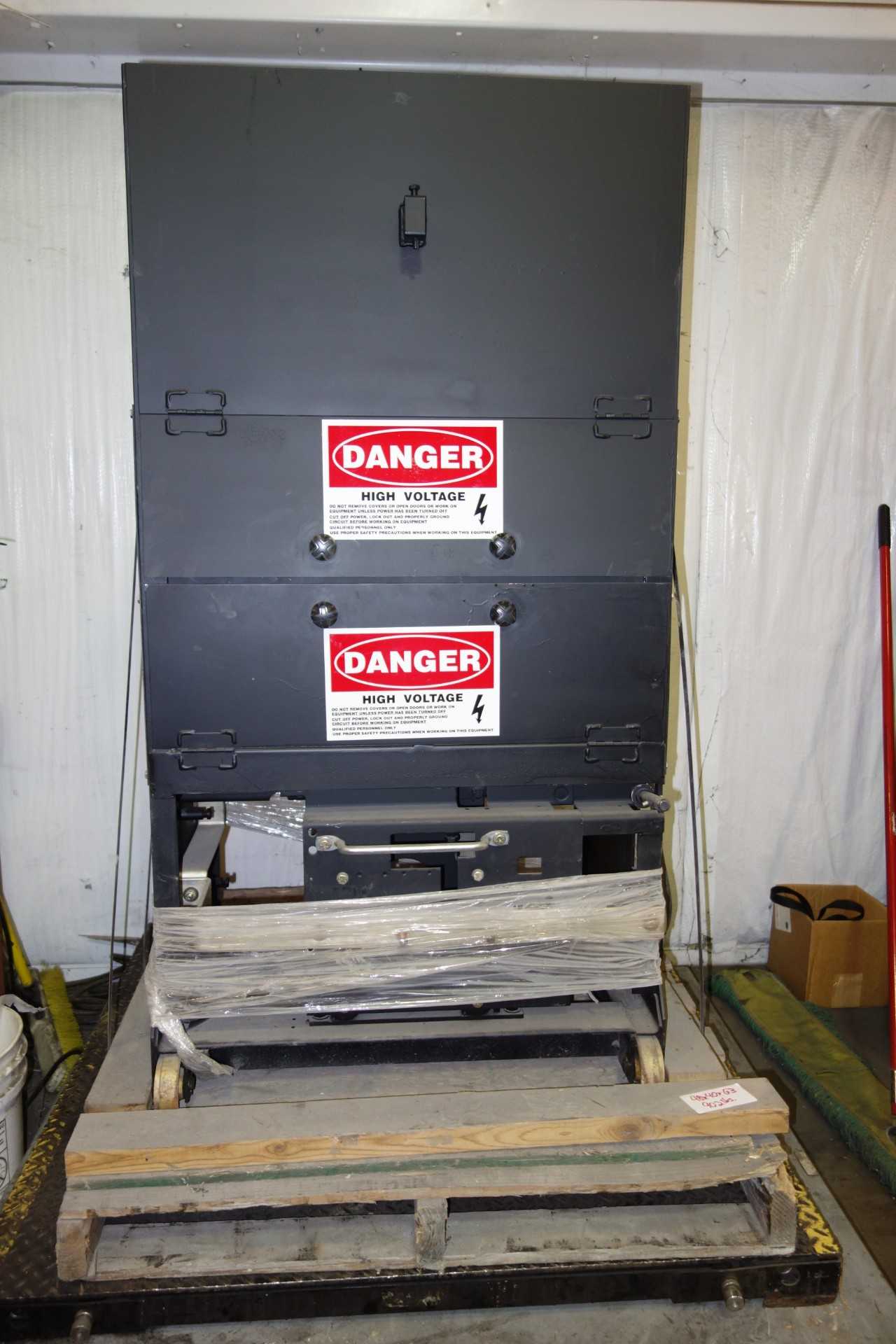 SWITCH GEAR BREAKER - CIRCUIT BREAKERS