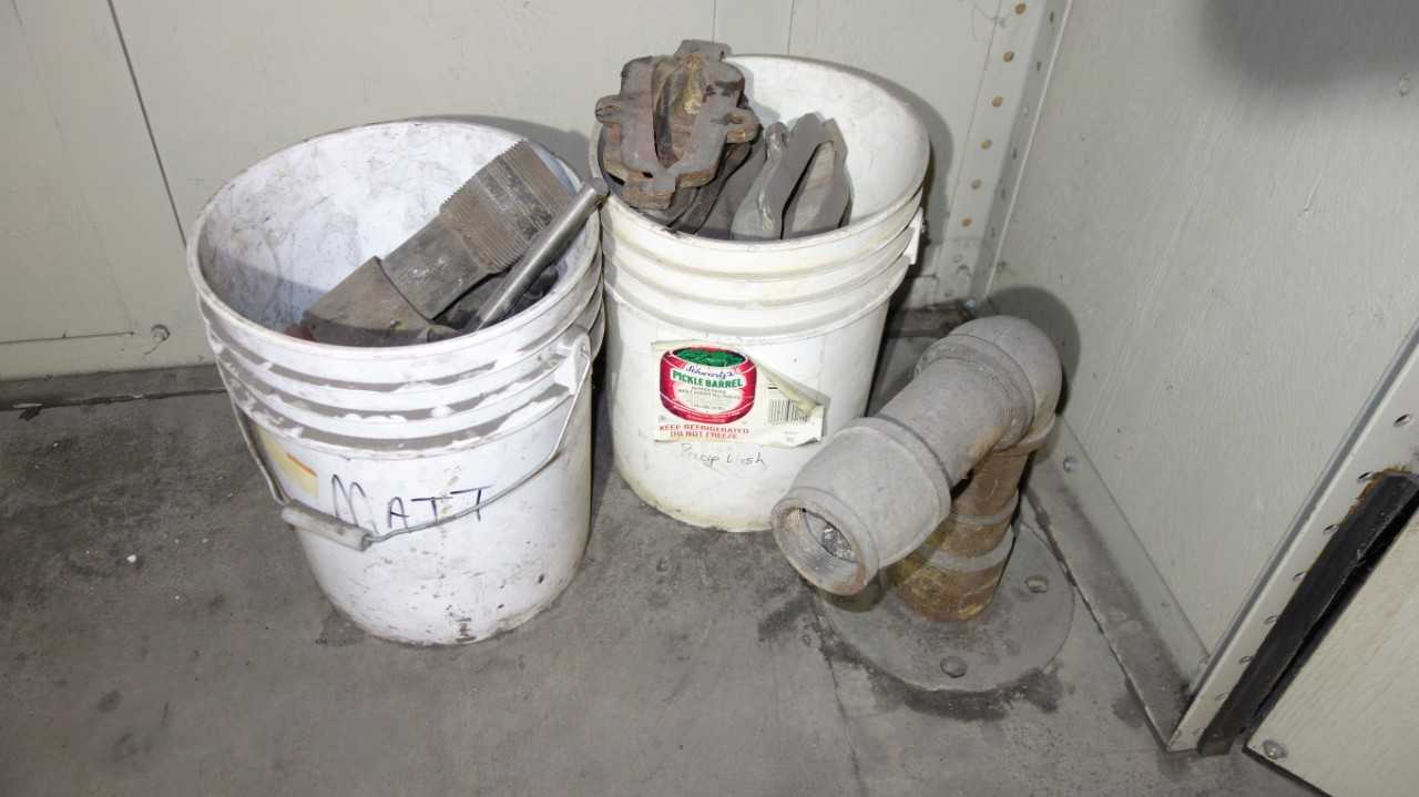 CONTENTS OF CABINET, ASSORTED MRO, TOOLS, VALVE REPLACEMENT PARTS - VALVES