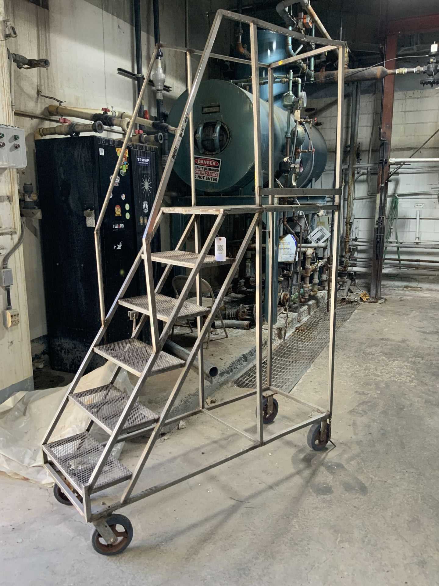 6 STEP ROLLING LADDER - MATERIAL HANDLING