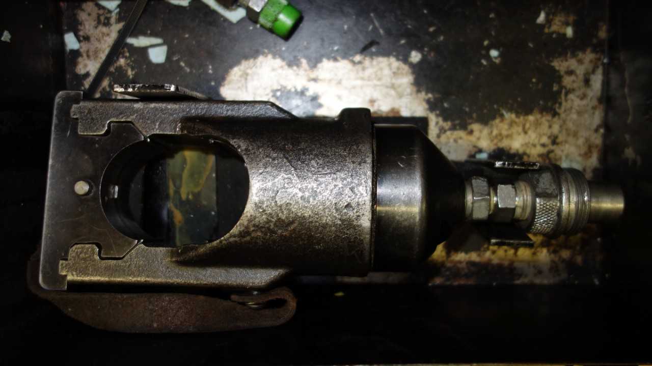 BURNDY HYDRAULIC CRIMPING TOOL - ELECTRIC POWER TOOLS