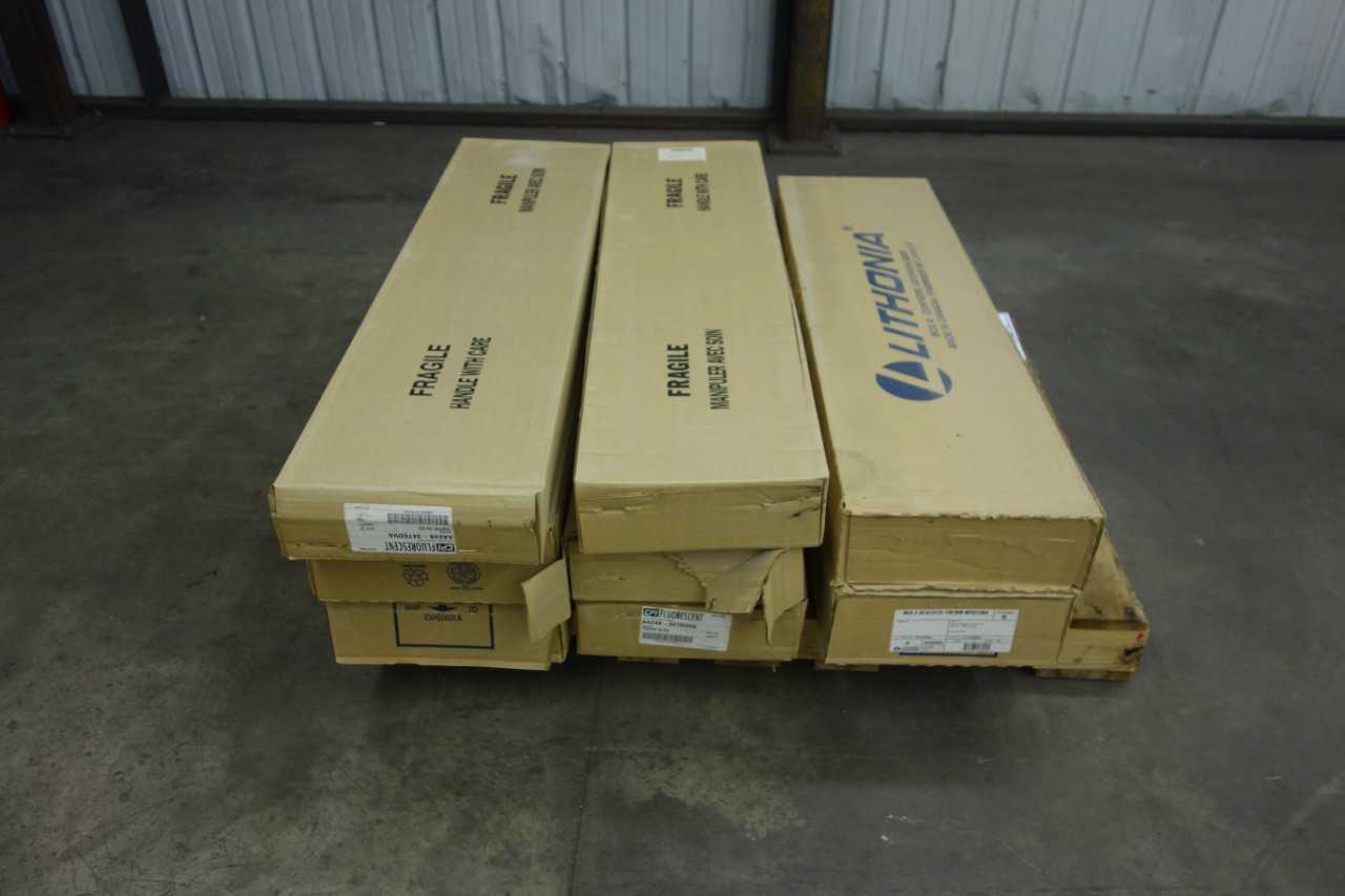 LOT OF 8 LITHONIA RECESSED FLUORESCENT LIGHTS - LIGHTING