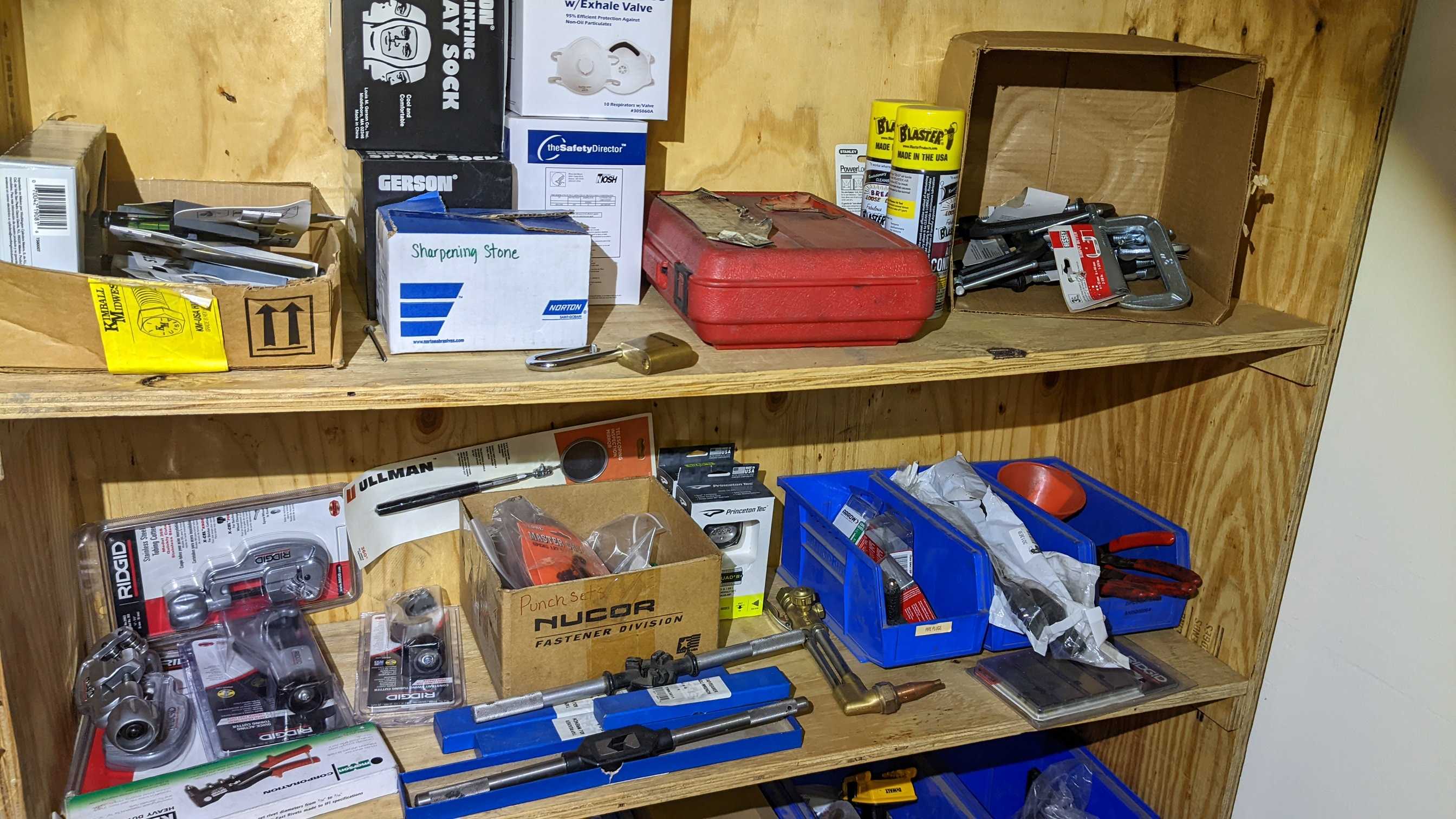 CONTENTS OF SHELVING - ELECTRIC POWER TOOLS