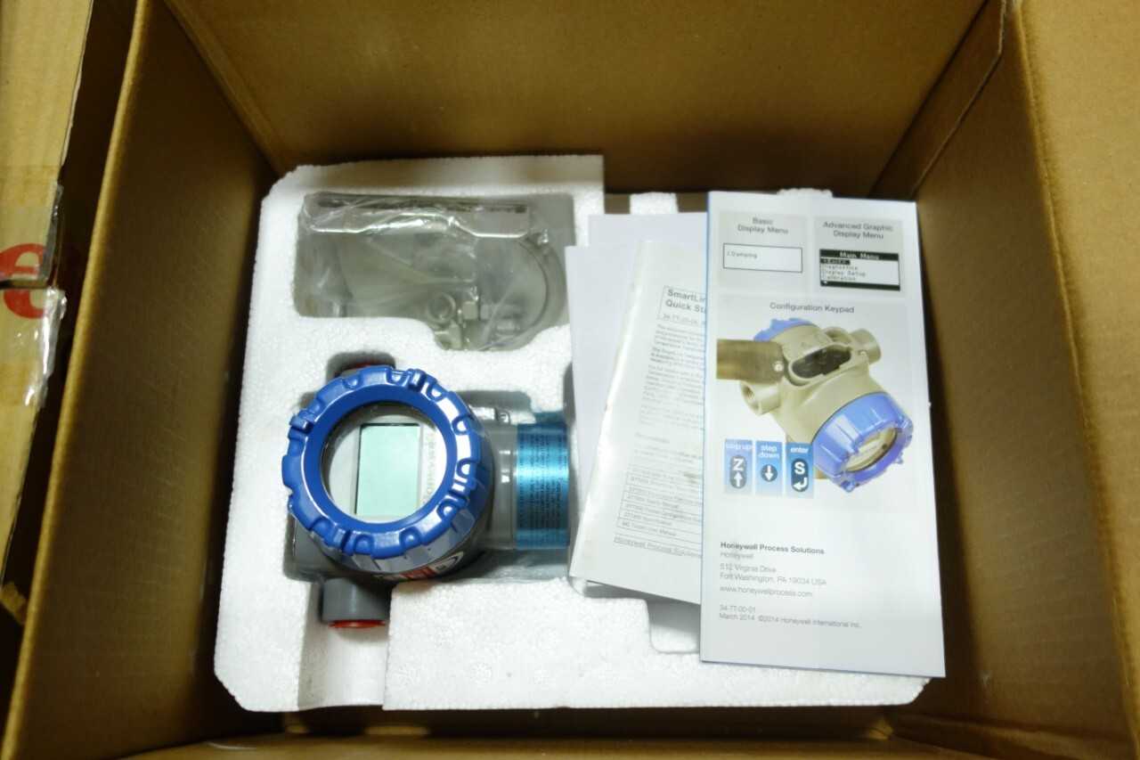 LOT OF 4 HONEYWELL TEMPERATURE TRANSMITTERS - INSTRUMENTATION