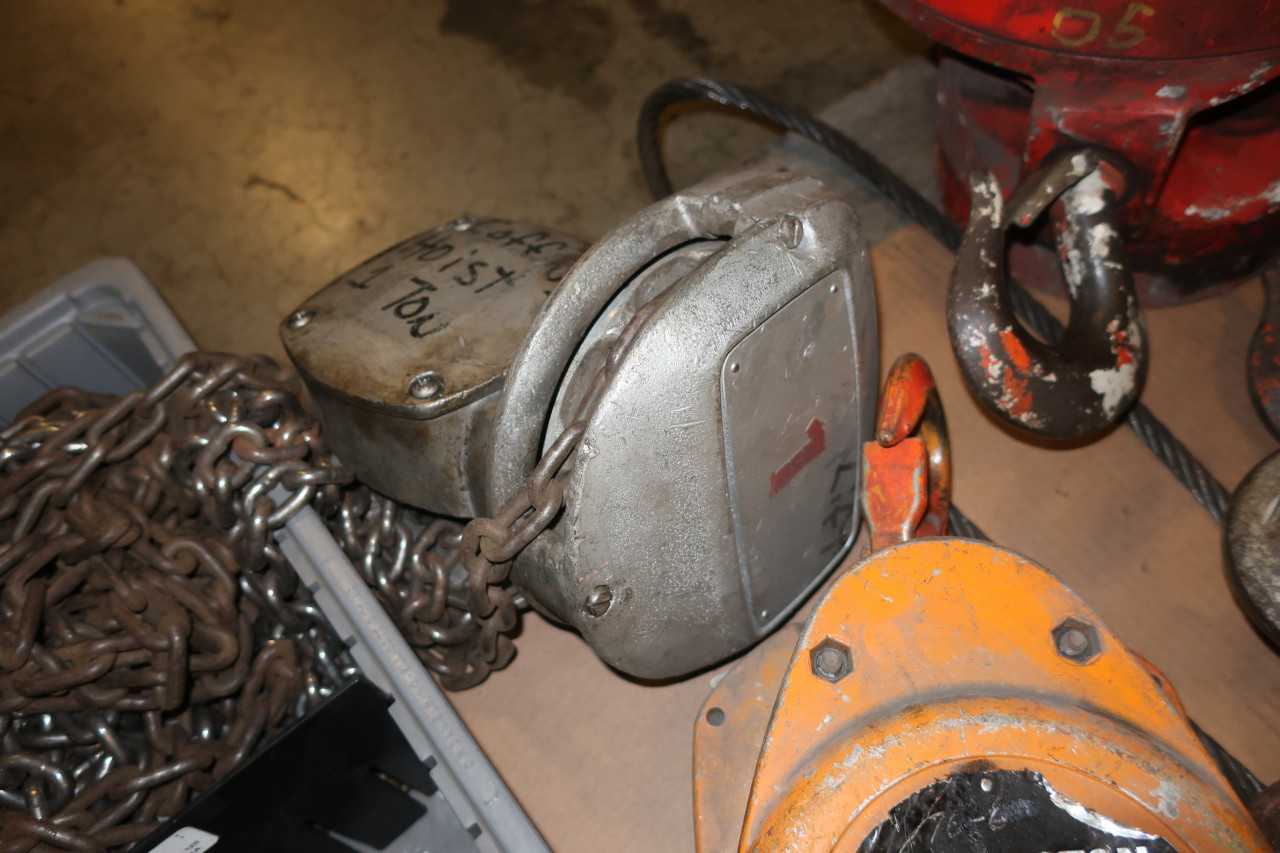 2 PALLETS OF ASSORTED MANUAL HOISTS 1/2TON-2TON CYCLONE HARRISON COFFING - LIFTING EQUIPMENT