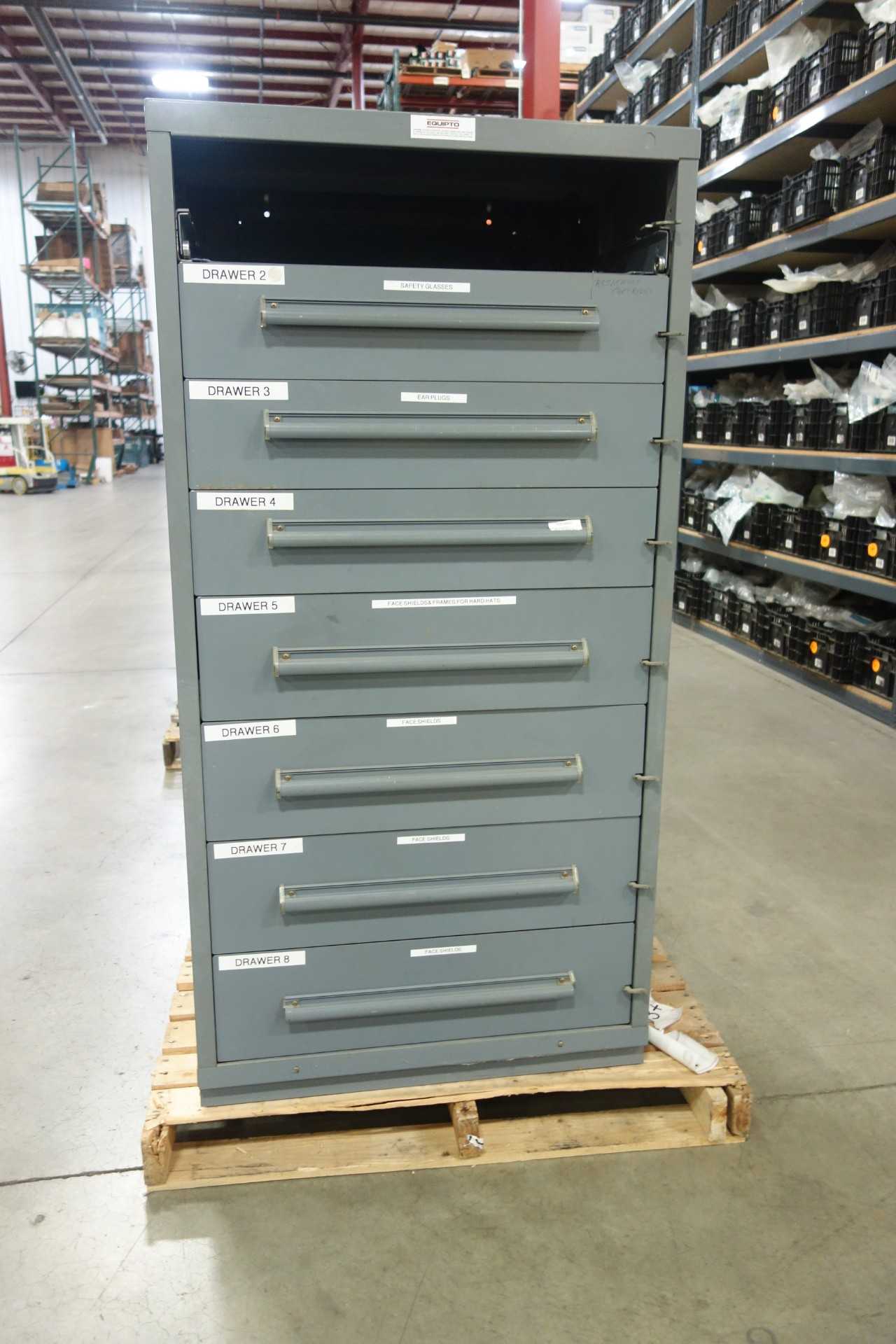 EQUIPTO 8 DRAWER TOOL CABINET 1 DRAWER MISSING - TOOL STORAGE