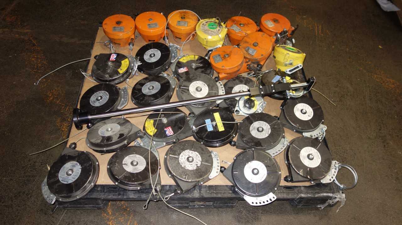 1 PALLET OF ASSORTED TOOL BALANCERS, ENDO KOGYO, PACKERS KROMER, HUBBELL, ATLAS COPCO, RIL5C, BG-03, EWF-9, 7230-01 - ELECTRIC POWER TOOLS