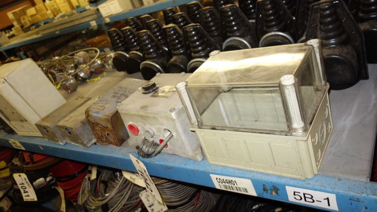 LOT OF ASSORTED THERMAL CONTROLS - AUTOMATION & CONTROLS