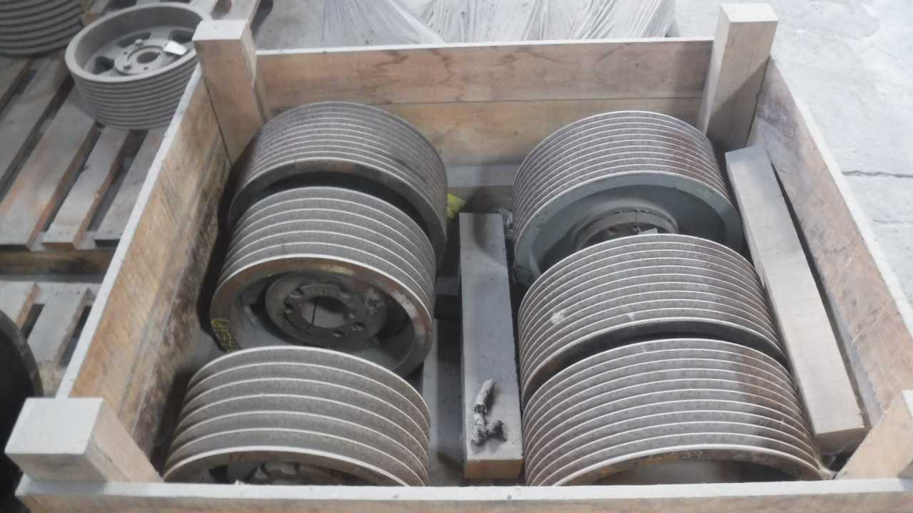 Lot of Pulleys - PULLEY