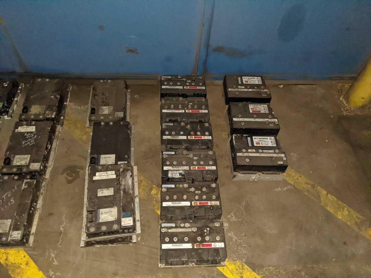 LOT OF 35 ASSORTED AC POWER INVERTERS, ZAPI AC-2, DUALAC2, FSIP 83Y05197A SUPERDRIVE - HAND TOOLS