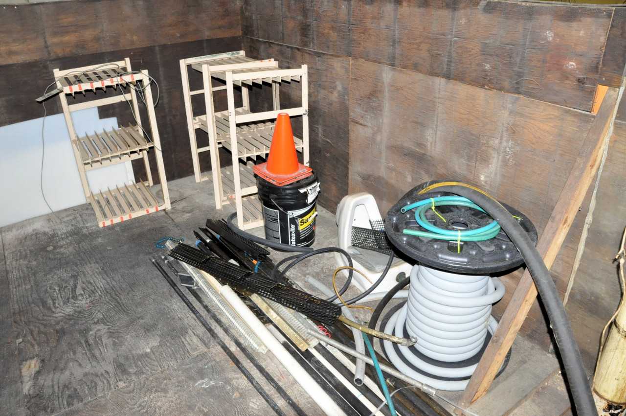 Lot-Rubber Mats, Empty Bins, Hose and Pipe On Floor, - ELECTRIC POWER TOOLS