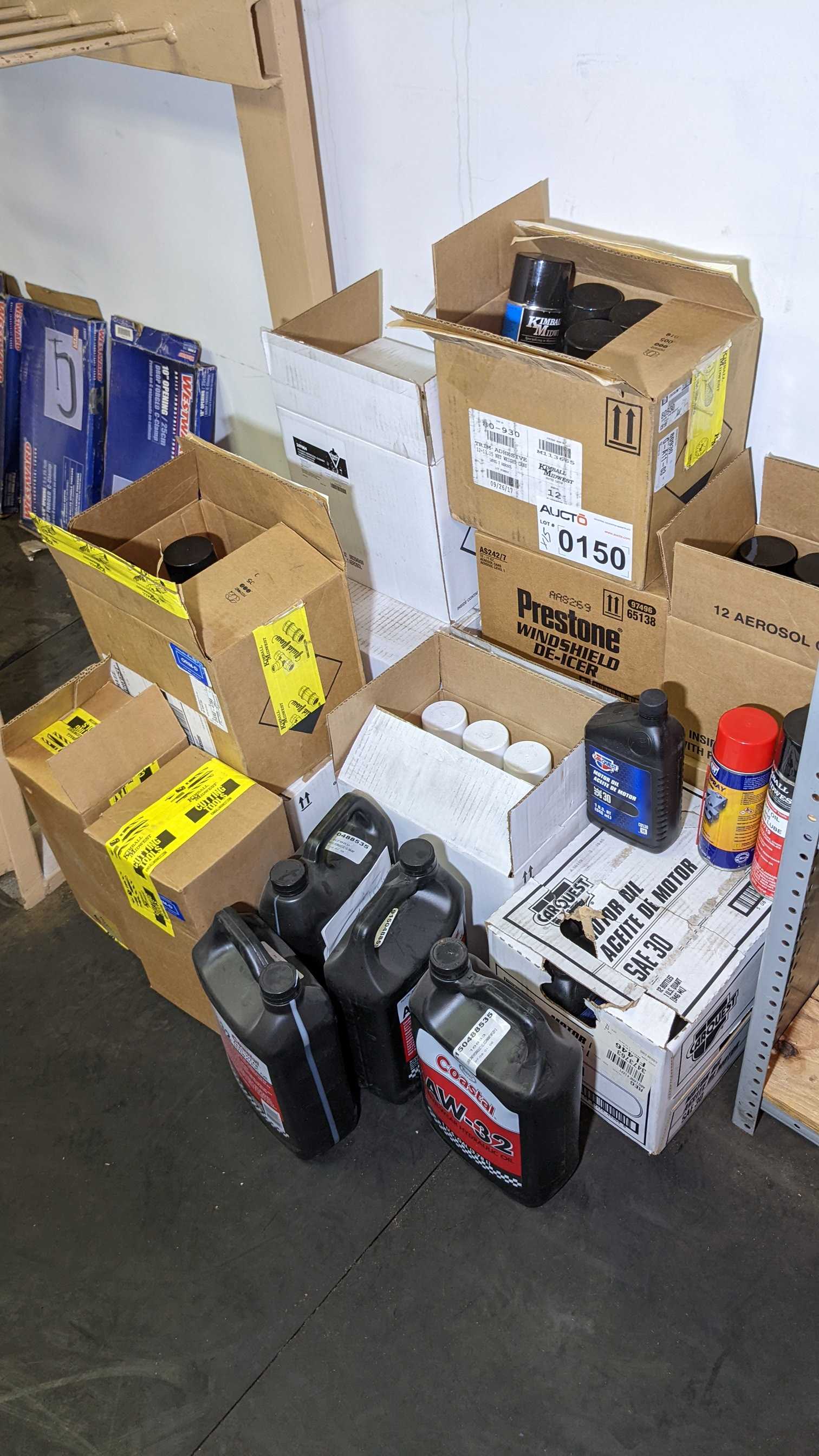 LOT OF VARIOUS LIQUID BOTTLES, AEROSOL CANS - PALLET JACKS