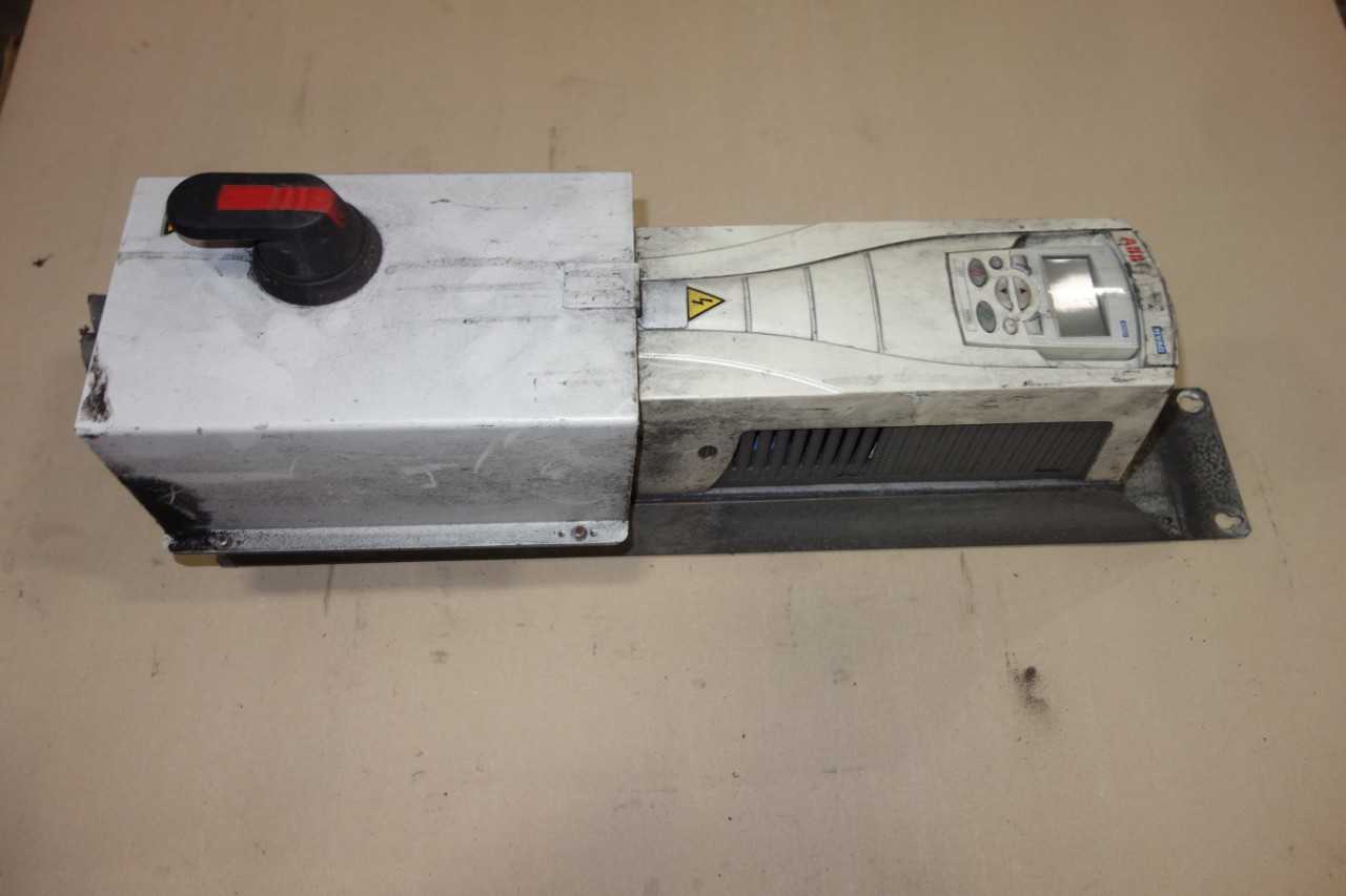 ABB ACH 550-PD-08A8-4 HVAC DRIVE - MOTOR DRIVES