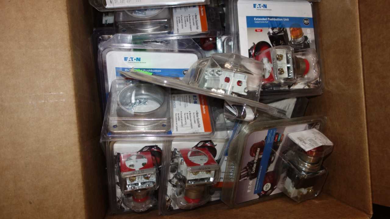 2 BOXES OF NEW EATON CUTLER HAMMER PUSHBUTTONS, SWITCHES - ELECTRICAL COMPONENTS