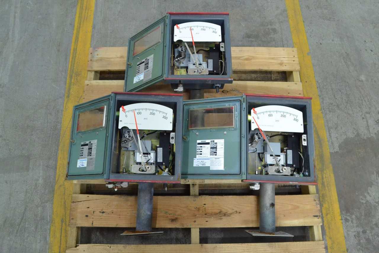 3 FOXBORO 43EP-F72SIF700A 0-300PSI ELECTRIC CONTROLLER (BRAMPTON) - MISCELLANEOUS