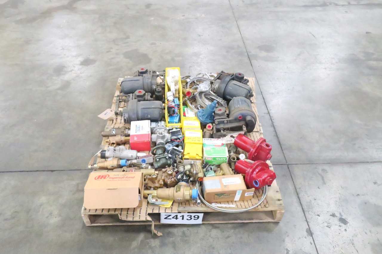 1 PALLET OF ASSORTED 3/4"-1 1/2" VALVES - MISCELLANEOUS