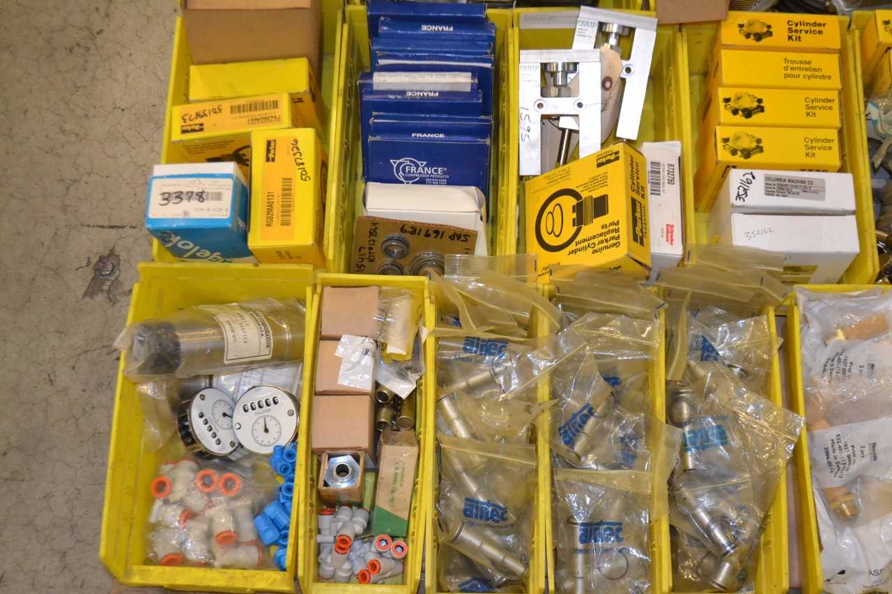 1 PALLET OF ASSORTED VALVE PARTS, REPAIR KITS, PARKER - MISCELLANEOUS