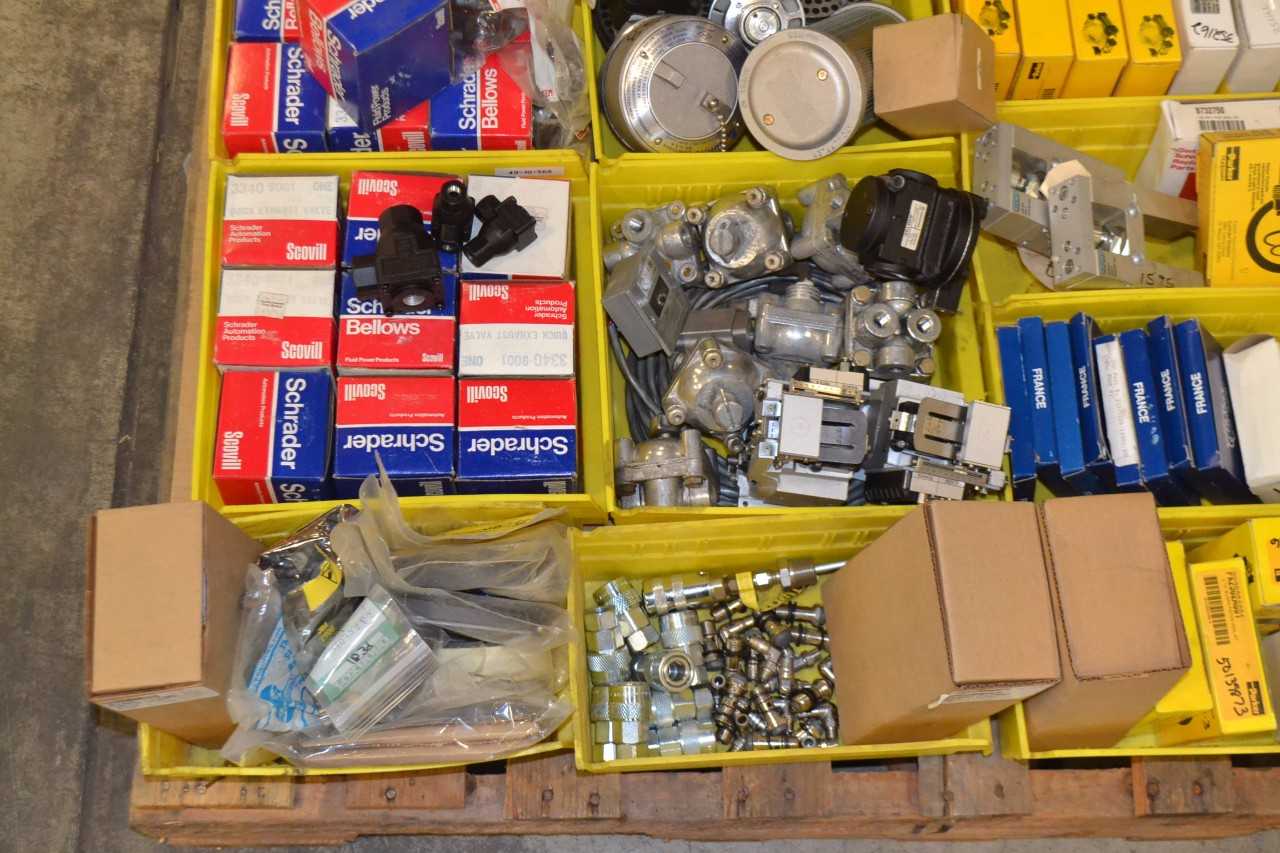1 PALLET OF ASSORTED VALVE PARTS, REPAIR KITS, PARKER - MISCELLANEOUS