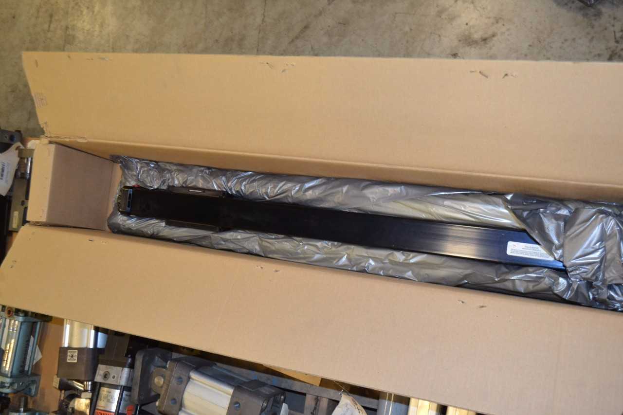 2 PALLETS OF ASSORTED PNEUMATIC CYLINDERS, PARKER - MISCELLANEOUS