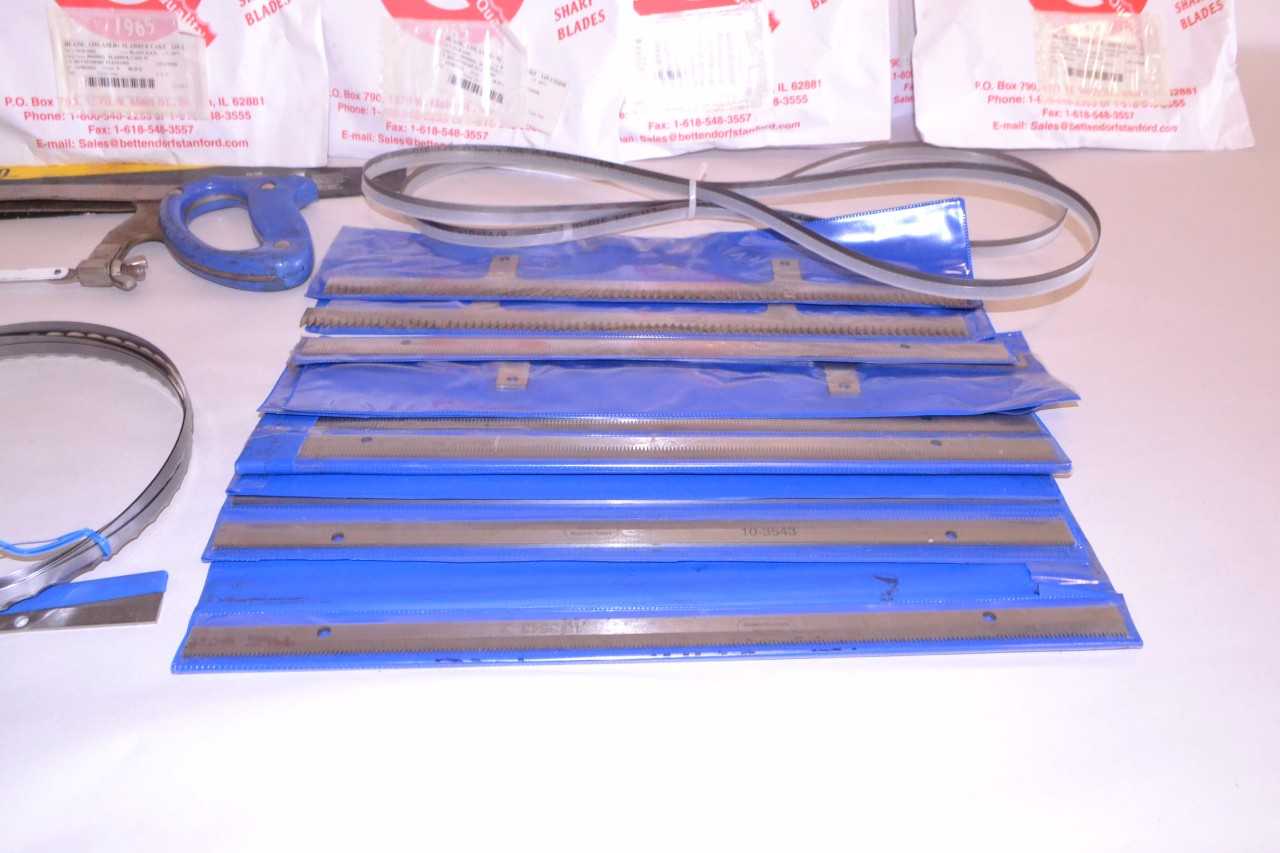 LOT OF ASSORTED SAWS AND BLADES - MISCELLANEOUS
