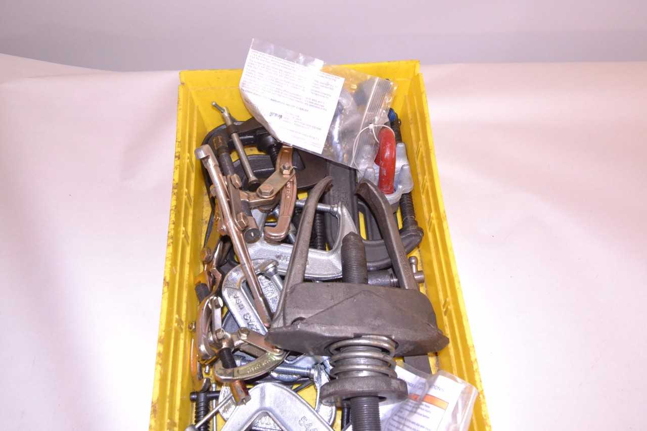 LOT OF ASSORTED CLAMPS - MISCELLANEOUS