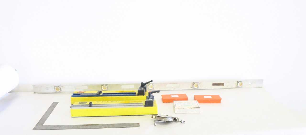 LOT OF ASSORTED MEASURING TOOLS - MISCELLANEOUS