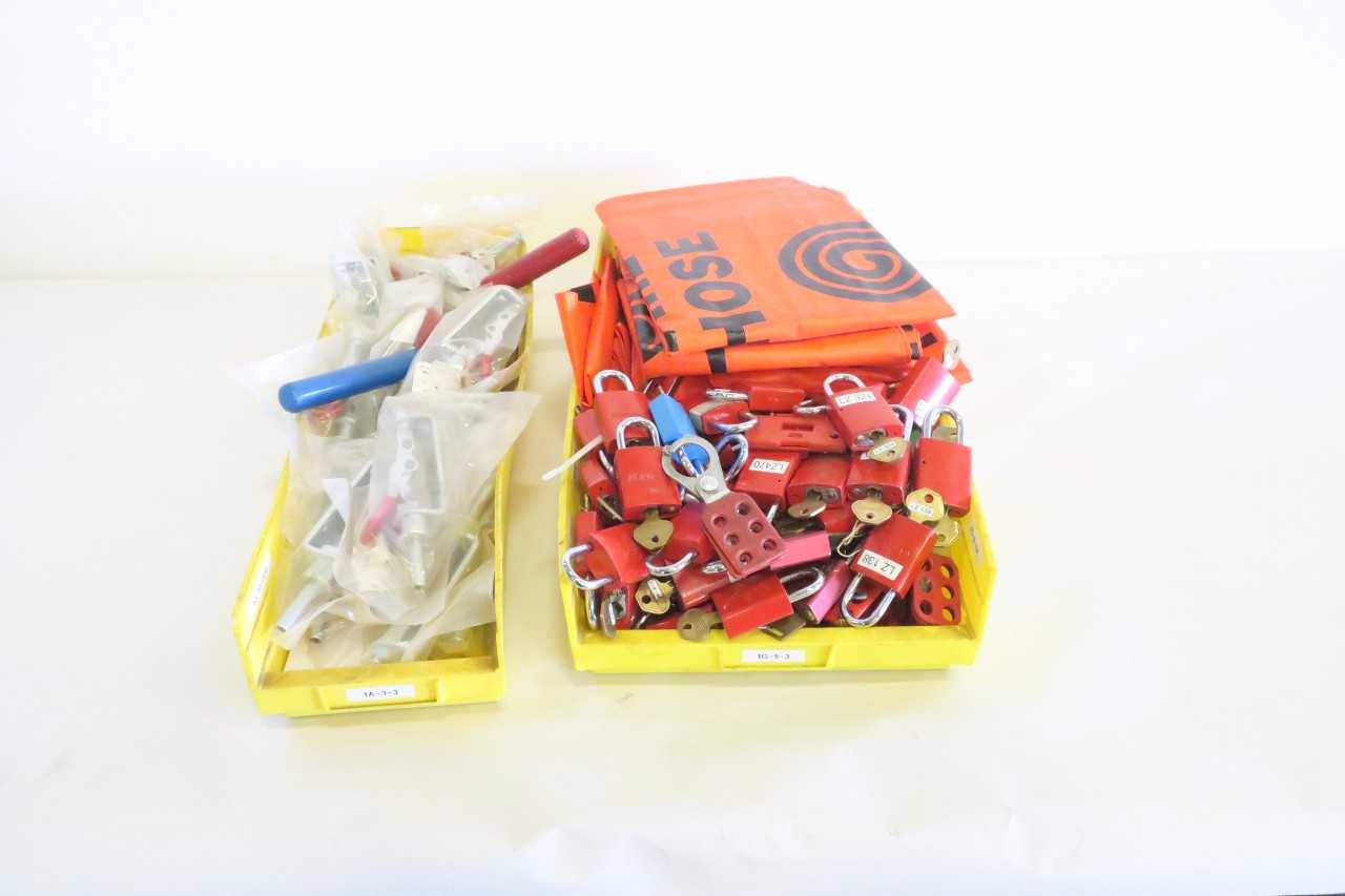 LOT OF ASSORTED SAFETY EQUIPMENT - MISCELLANEOUS