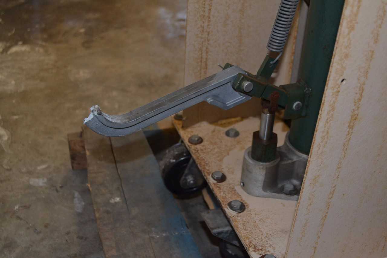 BEECH SOD-2470 WINCH PLATFORM STACKER - MISCELLANEOUS
