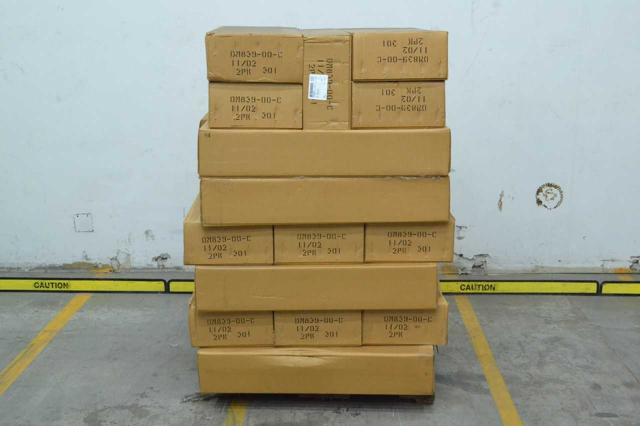 1 PALLET OF NEW HILLIARD HILCO DM839-00-C HYDRAULIC FILTERS (BRAMPTON) - MISCELLANEOUS