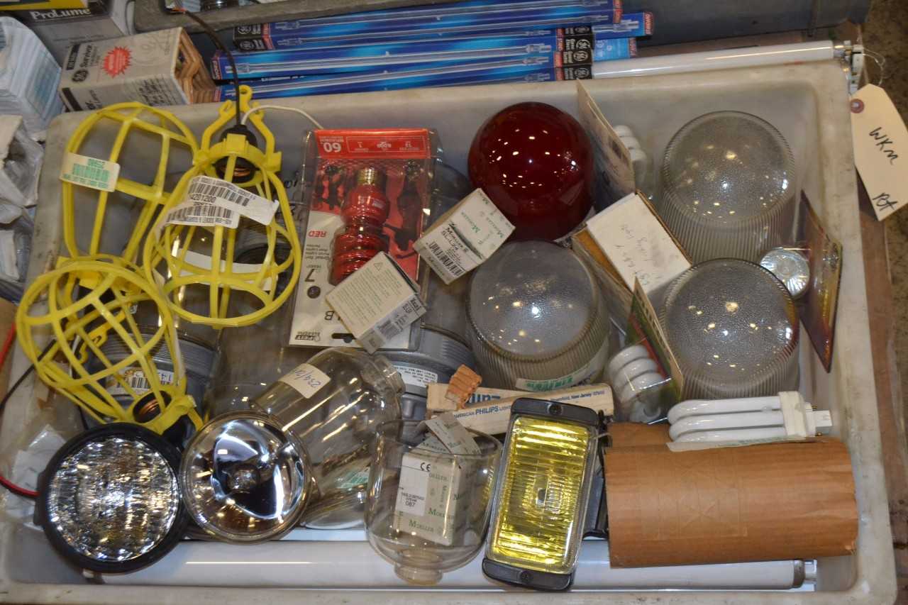 2 PALLETS OF ASSORTED LIGHTING - MISCELLANEOUS