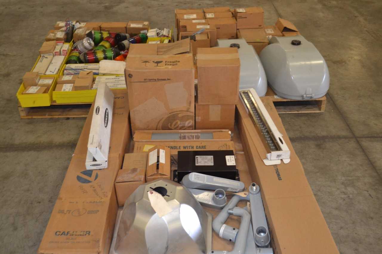 3 PALLETS OF ASSORTED LIGHTING - MISCELLANEOUS