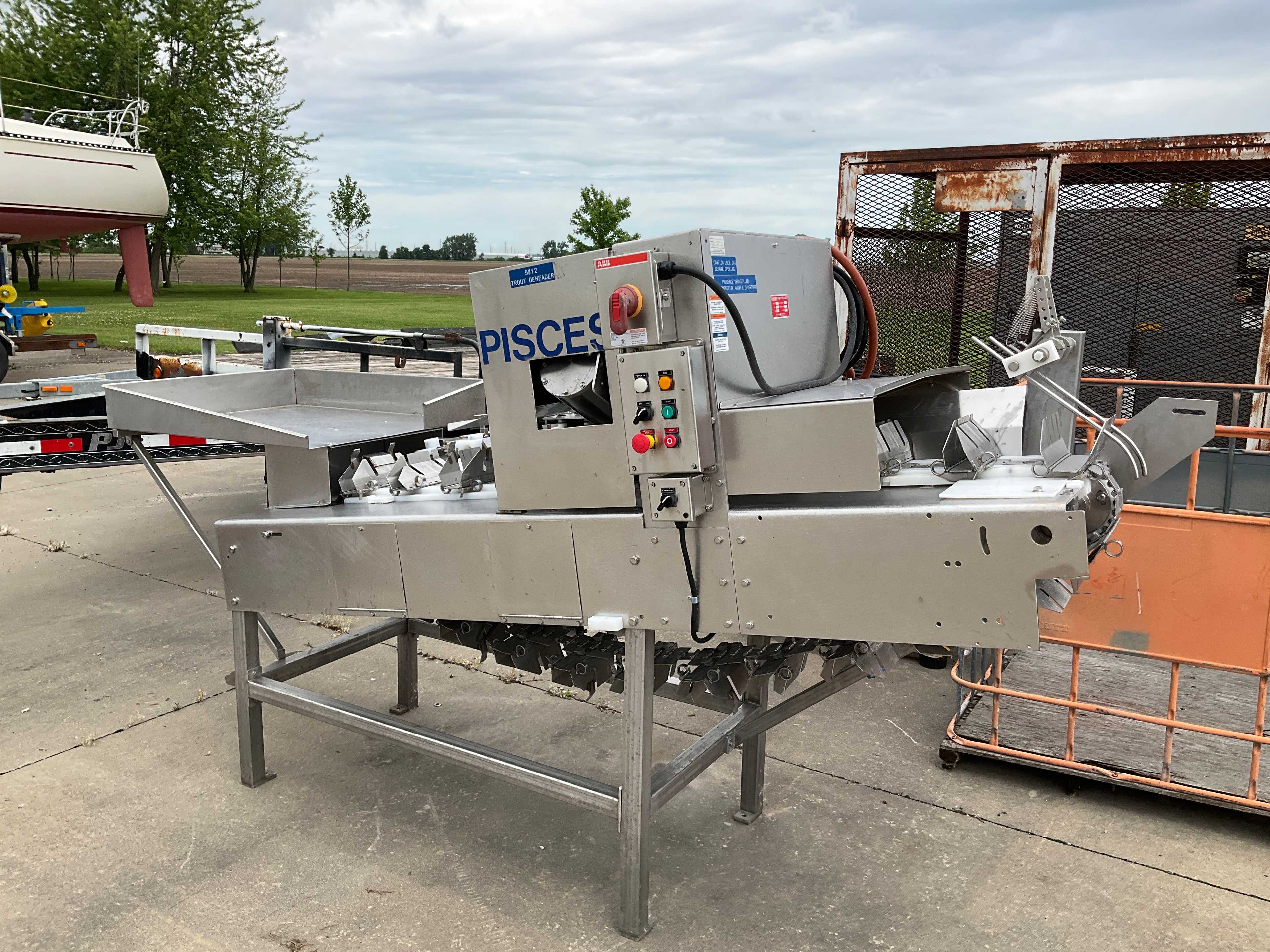 2015 PISCES AHF-225 TROUT DEHEADER FISH PROCESSING MACHINE - FISH PROCESSING MACHINERY