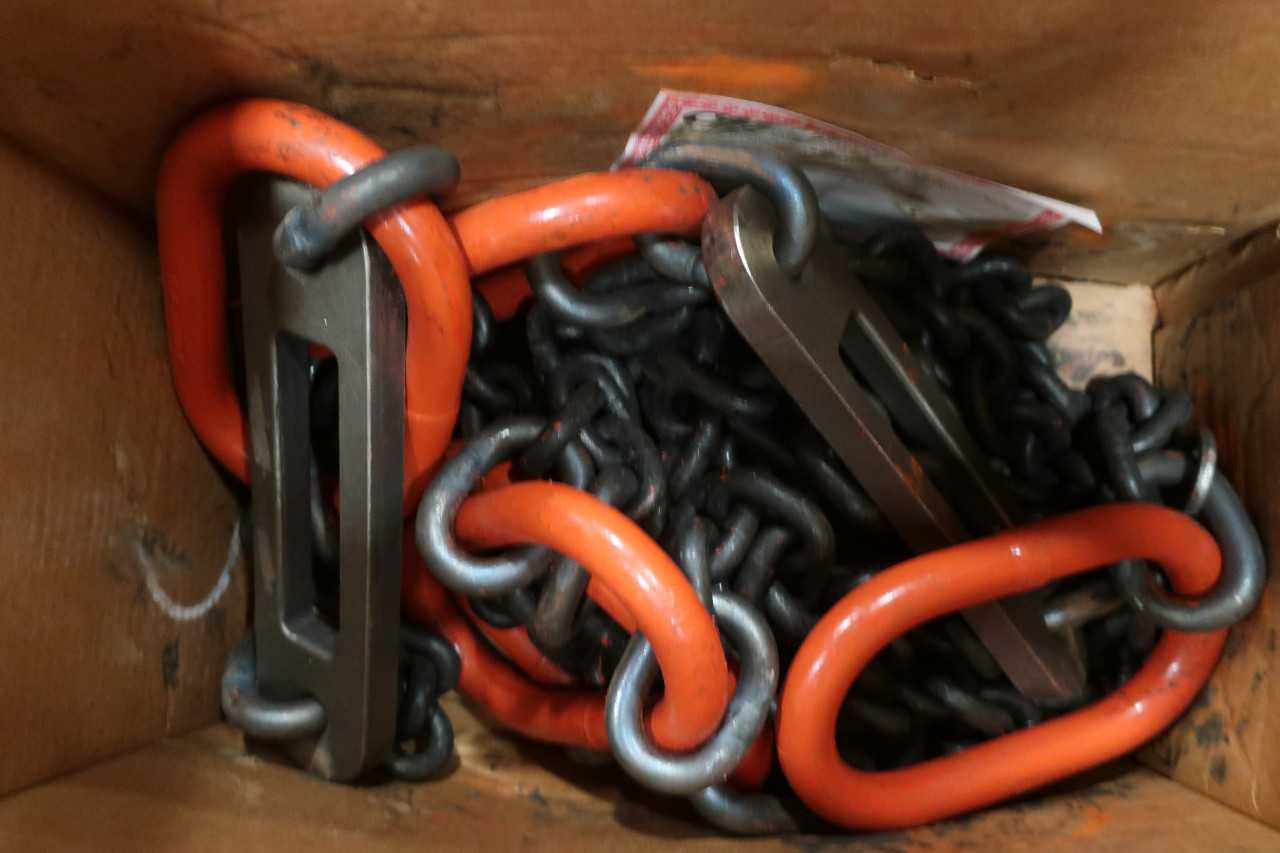 2 PALLETS OF ASSORTED HOISTING & RIGGING EQUIPMENT STRAPS CABLES CLIPS CHAIN HOISTS - LIFTING EQUIPMENT