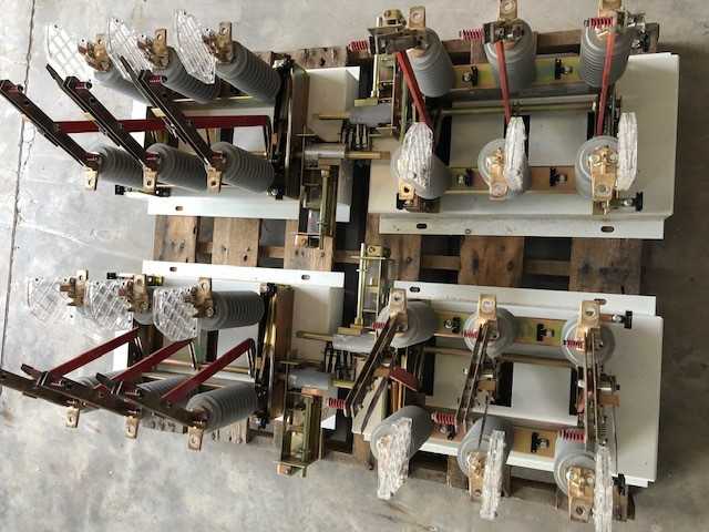 QTY OF (4) POWERCONCORP, LOAD BREAKER INTERRUPTER SWITCH, TYPE PIF, MODEL L, 3POLE, 60HZ, 7.2KV, 400A - MISCELLANEOUS
