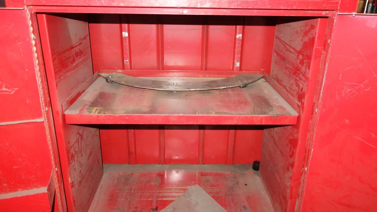 CRAFTSMAN 3 DRAW MOBILE TOOL CABINET WITH CONTENTS - TOOL STORAGE