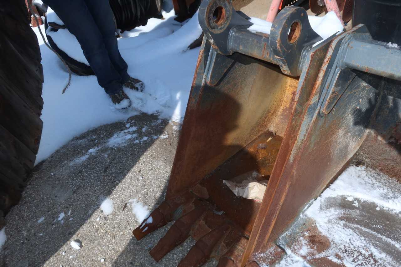 18" CASE BUCKET - CONSTRUCTION EQUIPMENT ATTACHMENTS