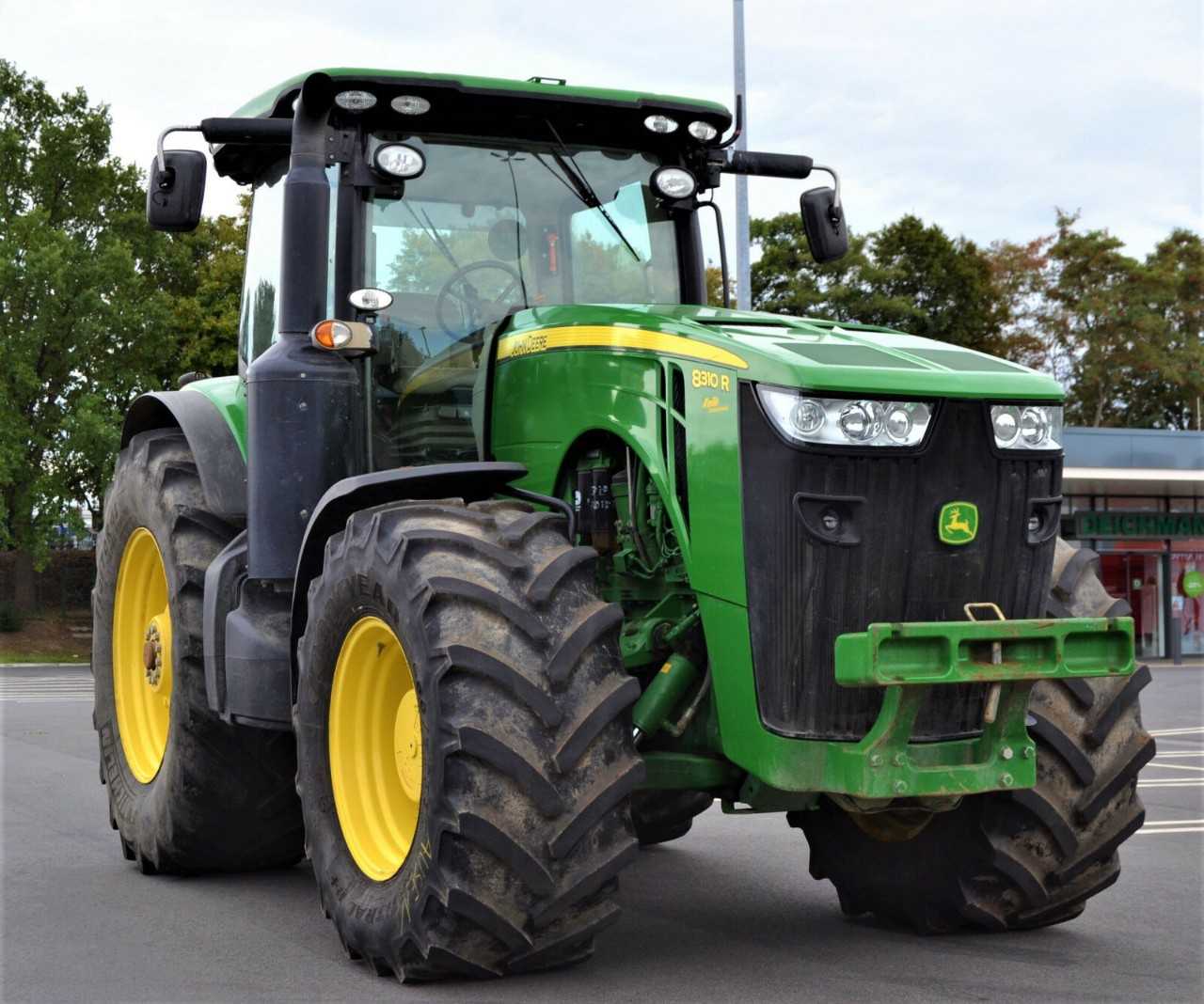 2013 John Deere 8310R Tractor - CONSTRUCTION EQUIPMENT