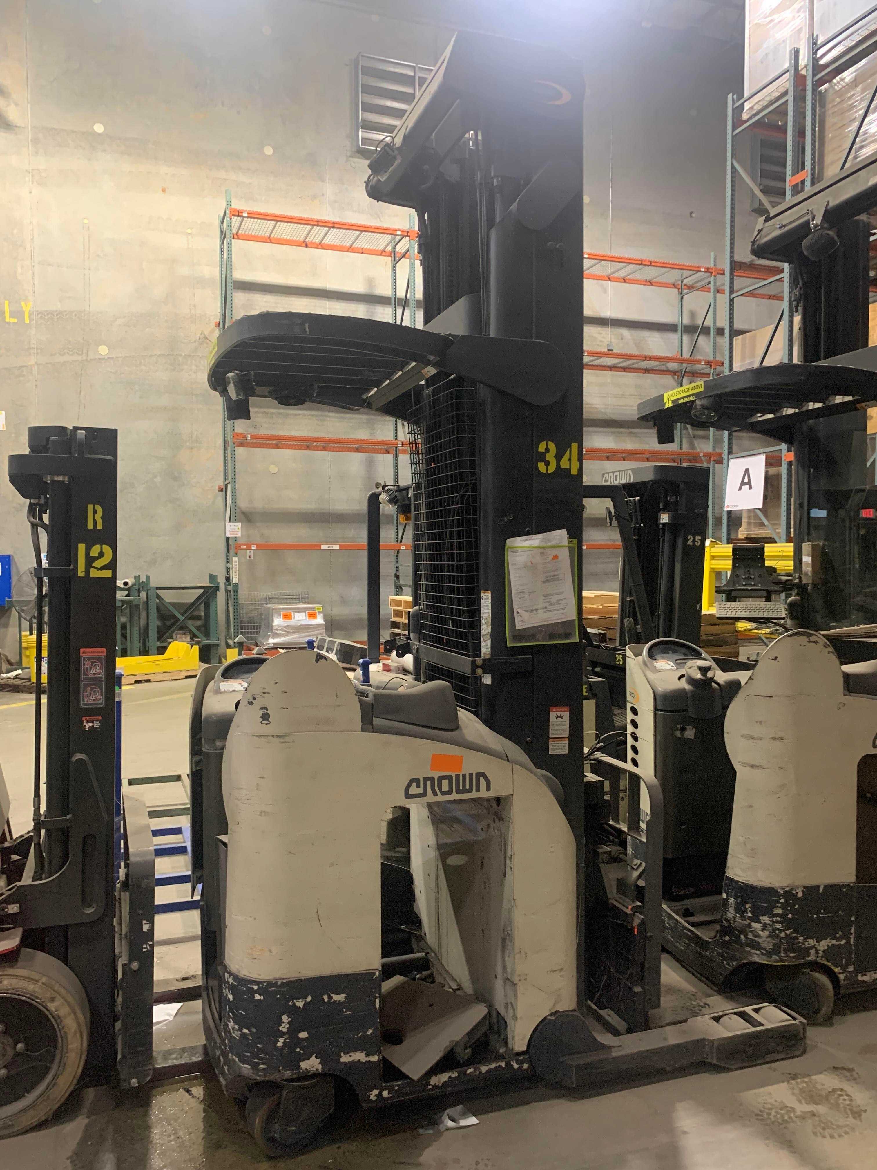 Crown RD5330-30 Reach Truck - REACH TRUCKS