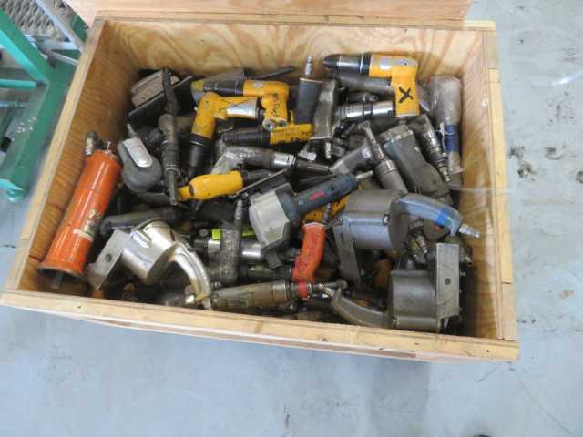 Crate of pneumatic tools, (lot) - MISCELLANEOUS