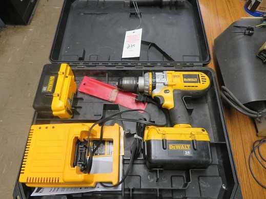 DeWalt Drill Set - ELECTRIC POWER TOOLS