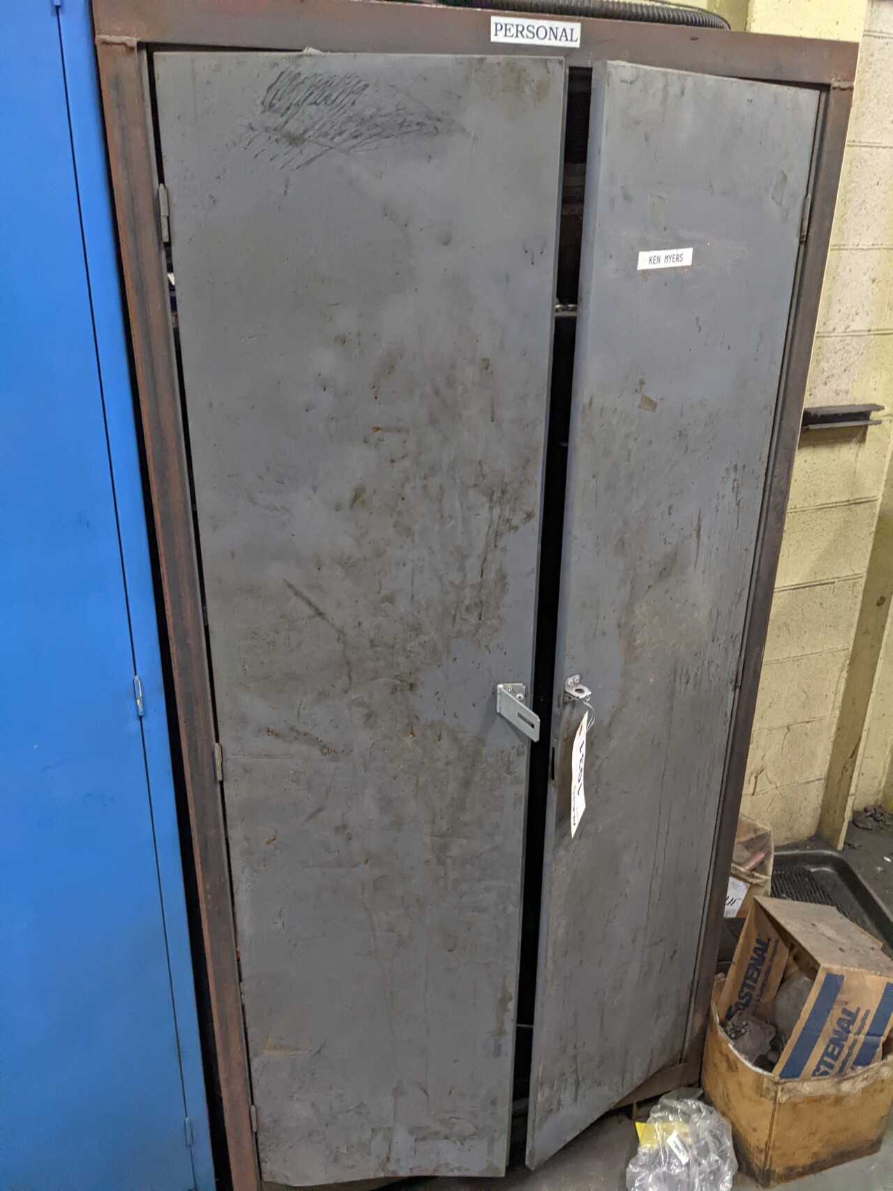 2 DOOR TOOL CABINET WITH CONTENTS, ASSORTED TOOLS, AIR GUNS, WRENCHES, VISES - TOOL STORAGE