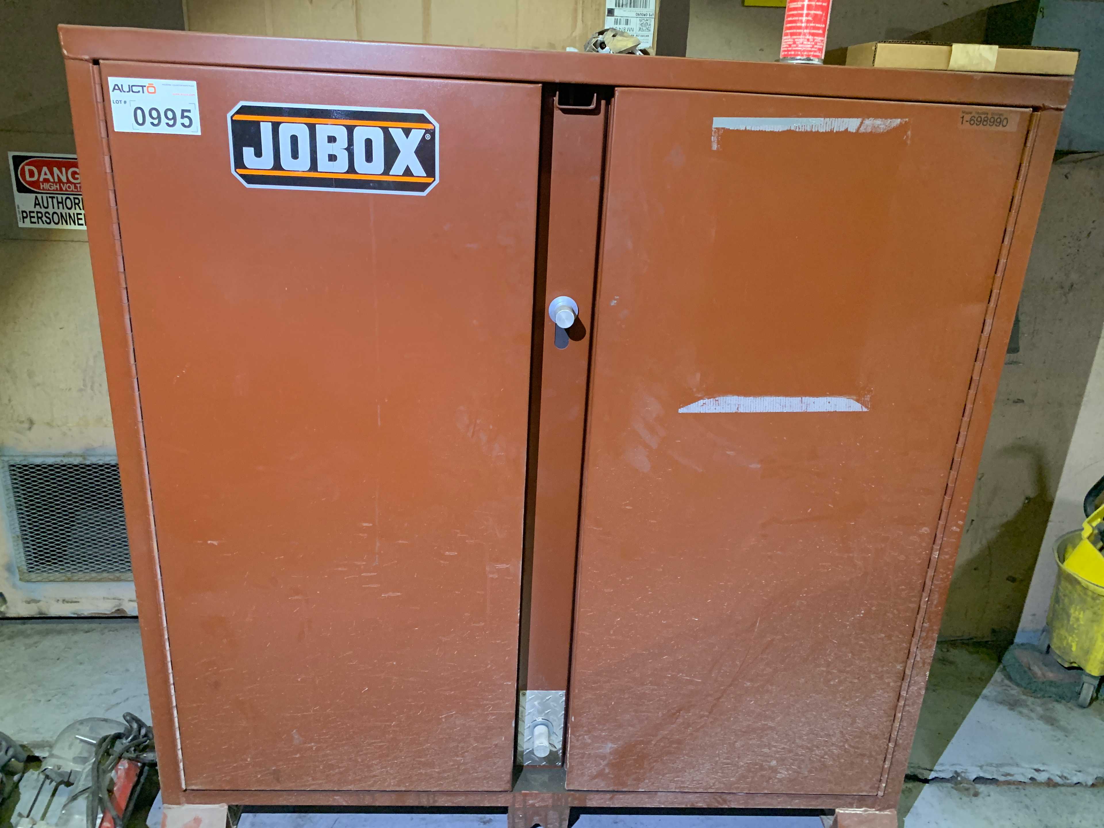CABINET WITH CONTENTS - INDUSTRIAL PARTS