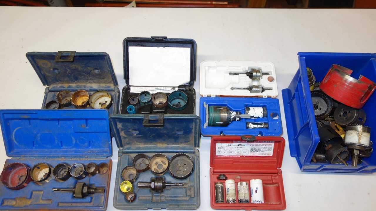 LOT OF 8 ASSORTED HOLE SAW KITS - ELECTRIC POWER TOOLS