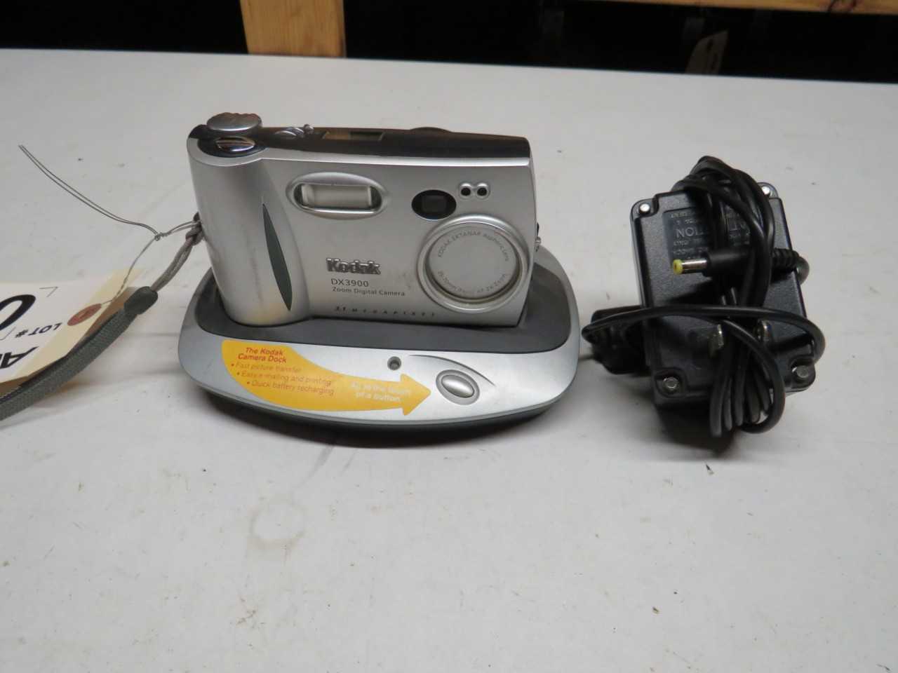 KODAK DX3900 3.1 MEGA PIXELS CAMERA - MISCELLANEOUS