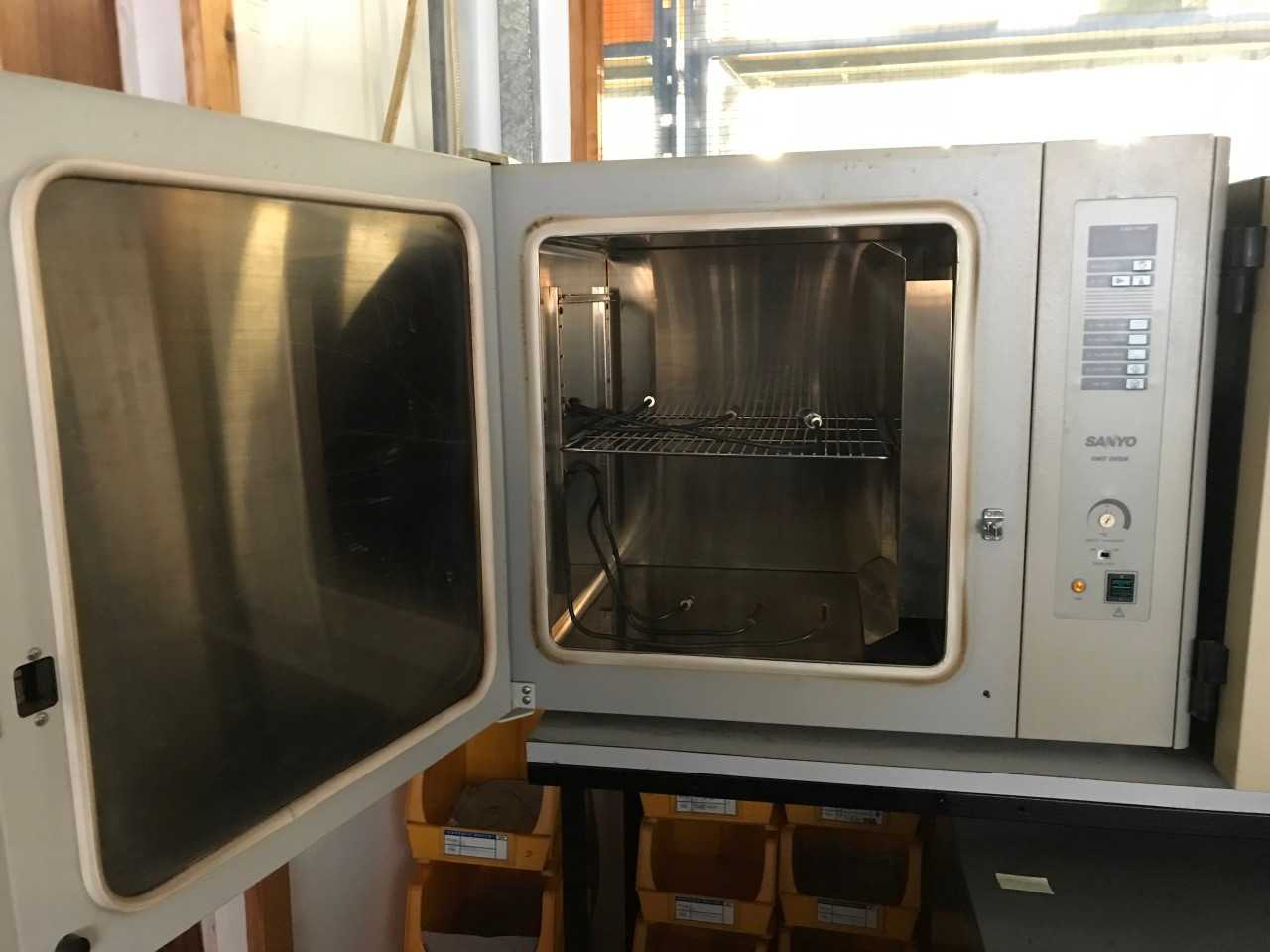 Sanyo OMT Gallenkamp Oven - LAB & SCIENTIFIC