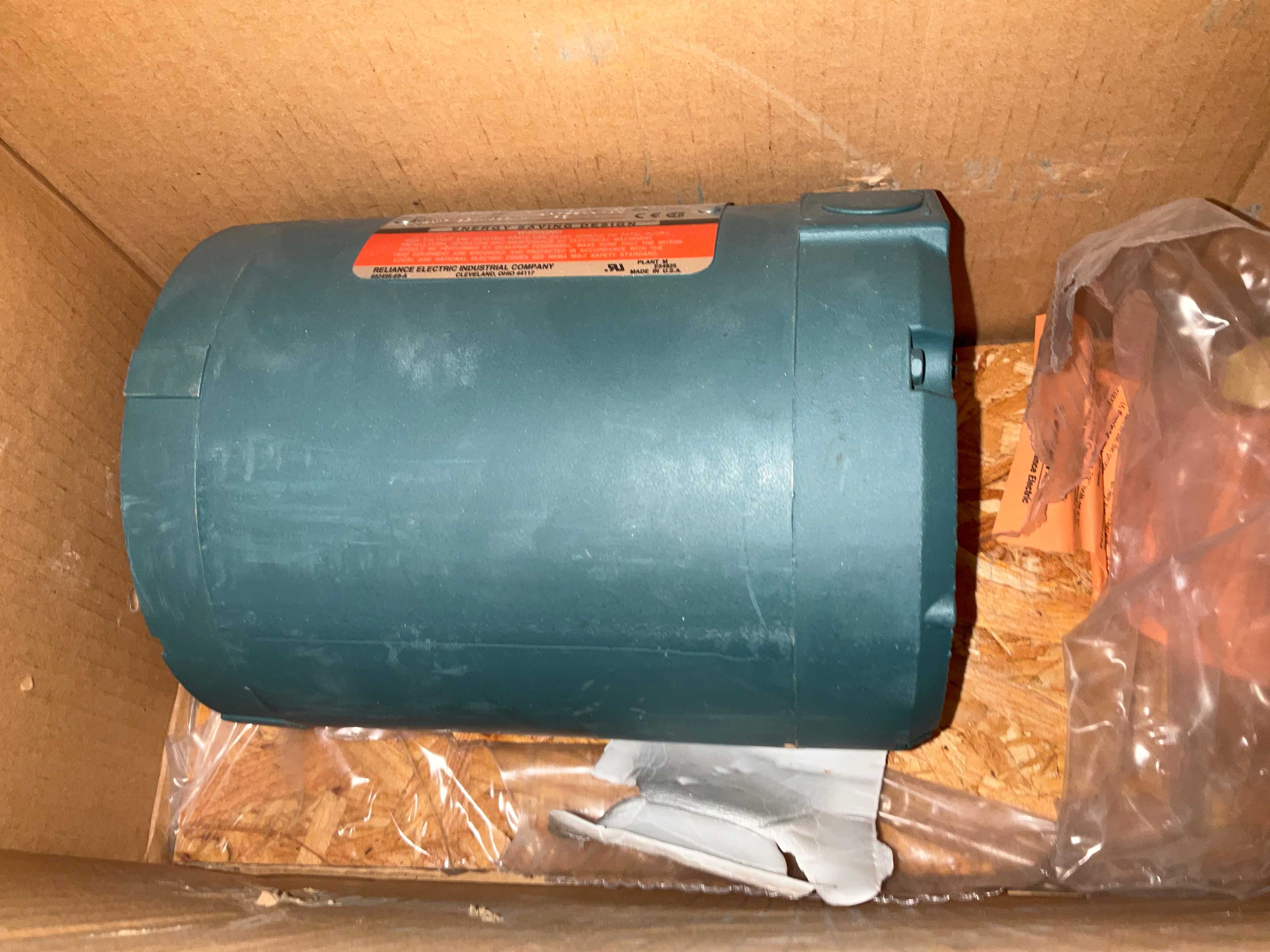 RELIANCE ELECTRIC CO S-2000 AC MOTOR - AC MOTOR