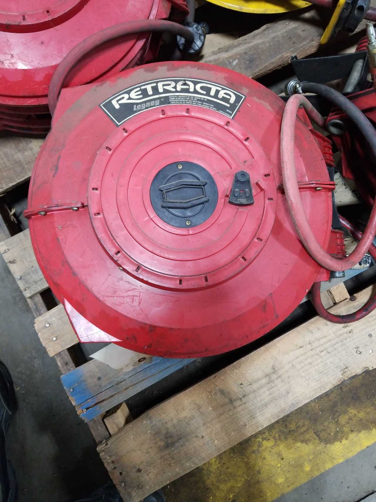 4 PNEUMATIC HOSE REEL - MISCELLANEOUS 4 PNEUMATIC HOSE REEL - MISCELLANEOUS