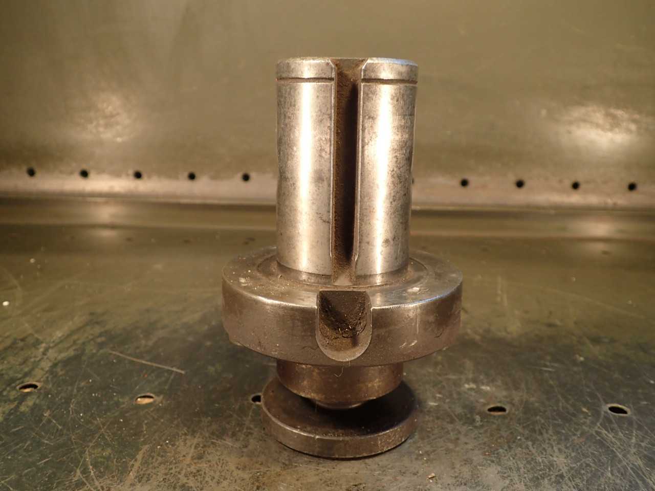 SMC NVFS3200-3FZ Solenoid Valve: 4-5 Port Family AC 94-138V @ 60Hz New Old Stock - INDUSTRIAL PARTS