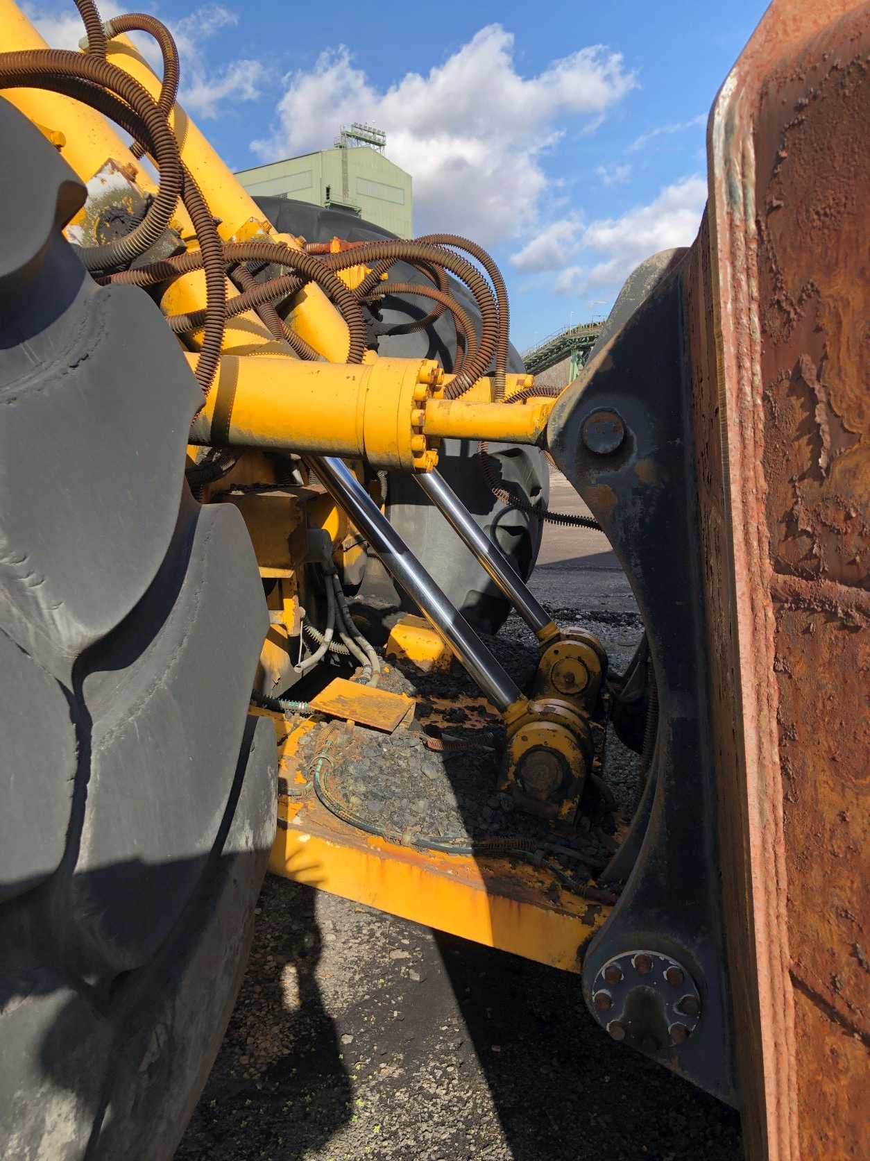 2009 LeTourneau D950 Dozer - CONSTRUCTION EQUIPMENT