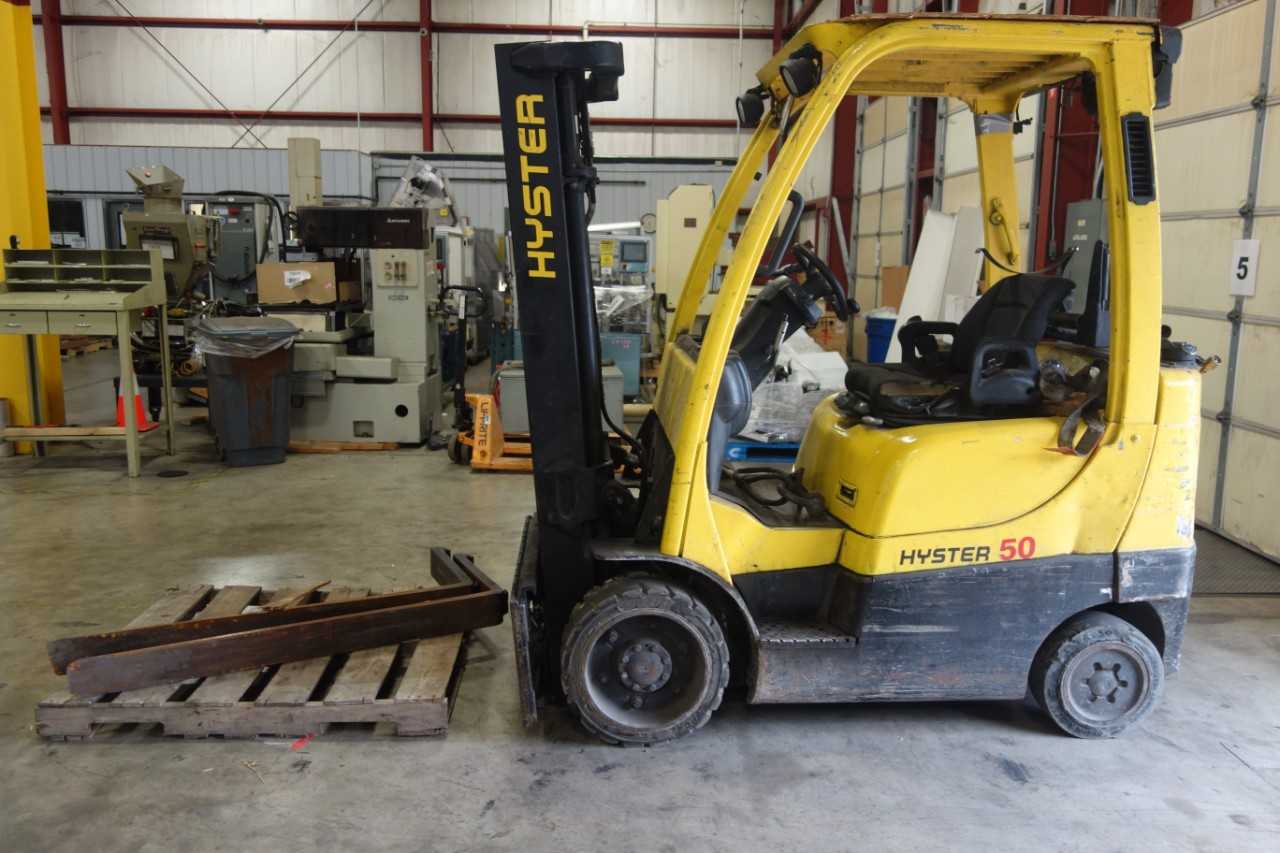 HYSTER LP FORK TRUCK, MODEL S50FT, DOES NOT RUN - FORKLIFTS